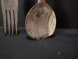 Set posate legno intagliato