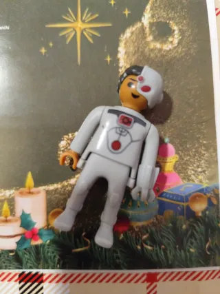 Ciborg Kinder Sorpresa DC