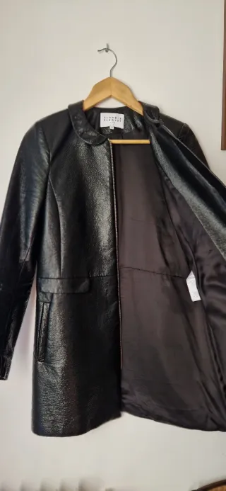 Abrigo charol negro Claudie Pierlot