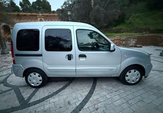 ♿ Renault Kangoo adaptada PMR Silla Integrada.