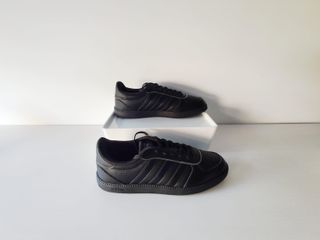 Adidas Velosamba Negras.