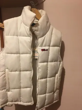 Chaleco blanco acolchado
