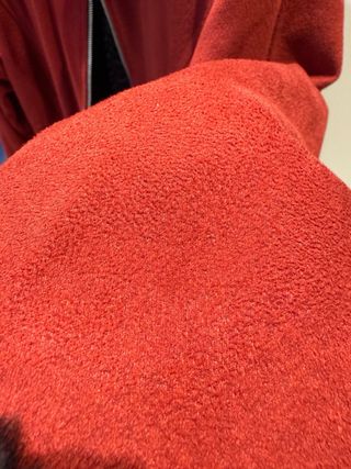 Chaqueta roja con pelo