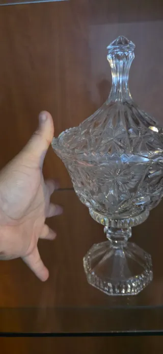 Bombonera de cristal tallado