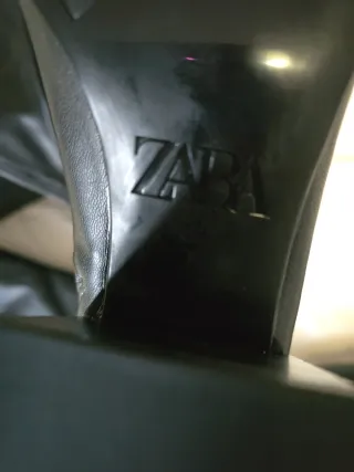 Stivali alti neri con tacco