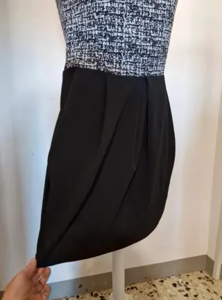 LAST PRICE Abito tubino fantasia bianco/nero tagli