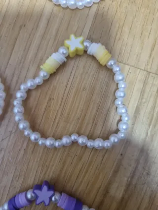 Pulseras perlas y abalorios estrella