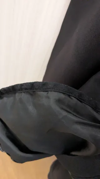 Chaqueta de porteo negra marca wombat