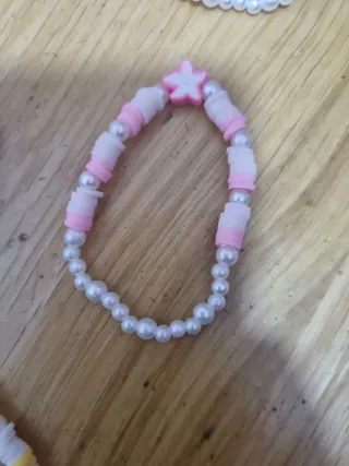 Pulseras artesanales con estrellas