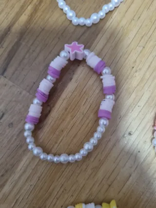 Pulseras artesanales con estrellas