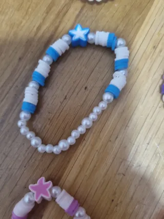 Pulseras artesanales con estrellas