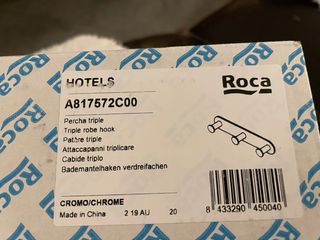 Percha Triple Metálica