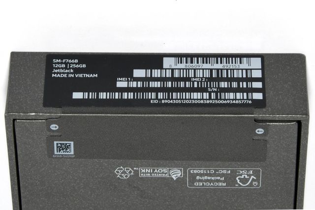 Samsung Galaxy Z Flip7 256GB Preto Novo