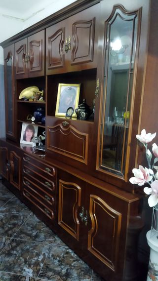 Mueble salón vitrina y cajones madera