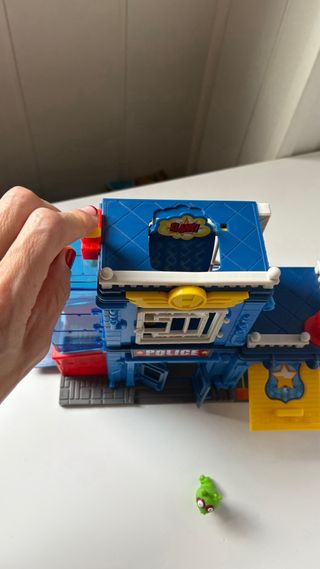 Comisaría SuperThings