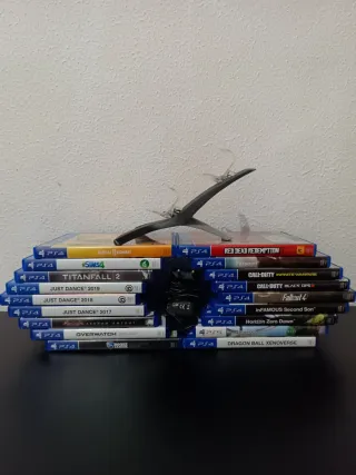 Negociable/ Videojuegos PS4 Cargador Mandos gratis