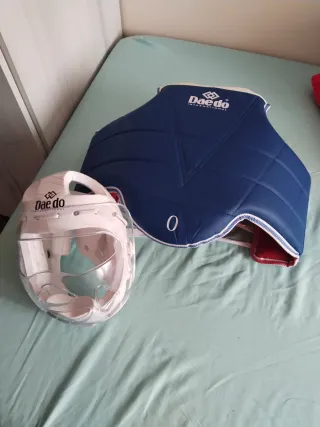 Casco y peto Taekwondo Daedo