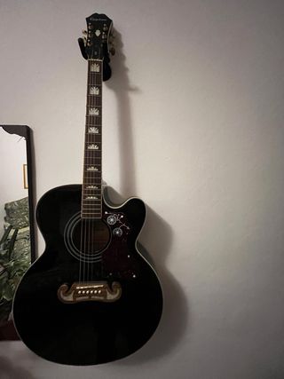 Guitarra Epiphone J-200