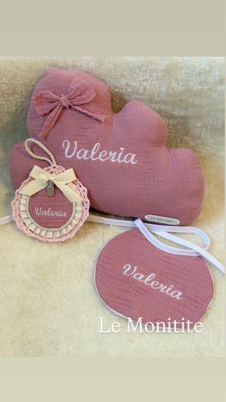 Lote bebé: Nube, colgante y babero