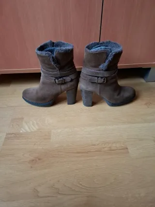 Botines ante marrones cómodos y muy calentitos