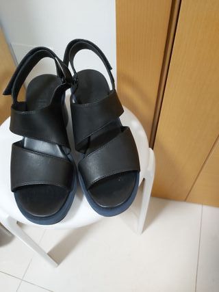 Sandalias Camper Negras y Azul Marino