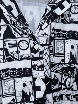 Camisa corta estampada blanco y negro