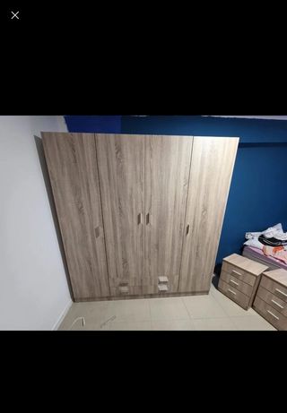 Armario de madera color beige/marrón