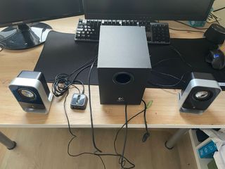 Altavoces Logitech 2.1 Negro/Plata