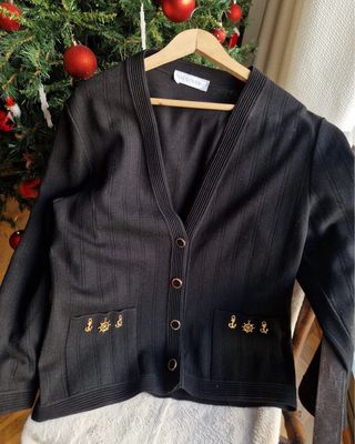 Cárdigan Naulover Negro con Detalles Dorados