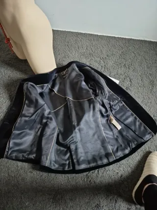 Americana Massimo Dutti Terciopelo azul marino.