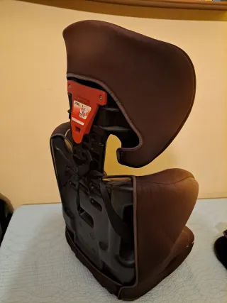 Silla de coche para niño/a marrón