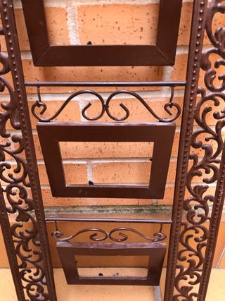 Marco de fotos de metal marrón