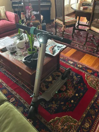 Patinete Eléctrico Cecotec + Casco + Cargador