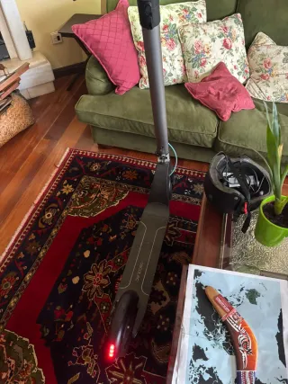 Patinete Eléctrico Cecotec + Casco + Cargador