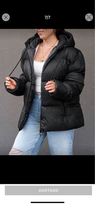 Abrigo negro acolchado capucha talla grande