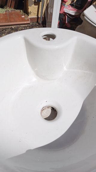 LEER - Lavabo de diseño con tara estética leve