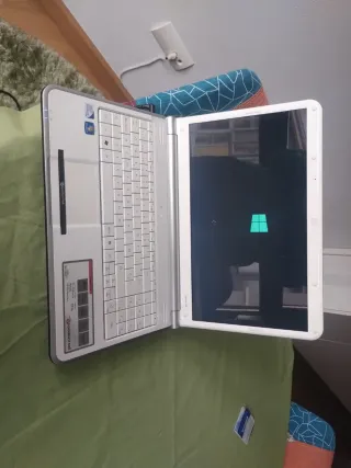 Ordenador Packard Bell Negro y Blanco