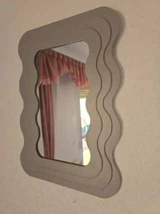 Conjunto: 2 sillas, mesita y espejo