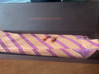 Corbata y gemelos Victorio & Lucchino
