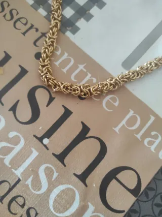 Bonita cadena dorada