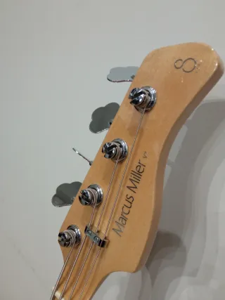 Bajo Marcus Miller V7 Alder 4 BK 2nd Gen