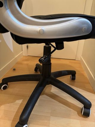 Silla de oficina ergonómica negra