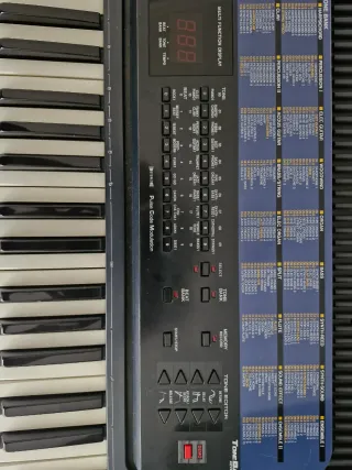 Piano Eléctrico Casio CT-680