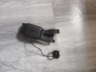 Dron azul con control remoto