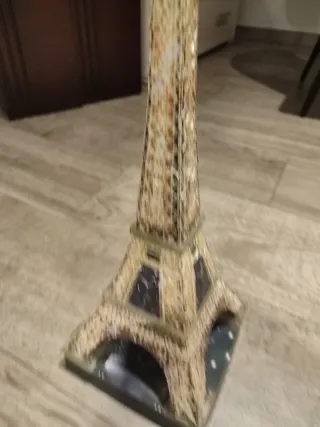 Puzzle 3D Torre Eiffel 216 piezas.Se vende montado