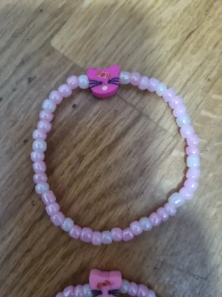 Pulseras infantiles con abalorios