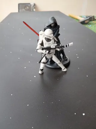 Figuras Star Wars: Kylo Ren, Rey, Finn, Stormtroop