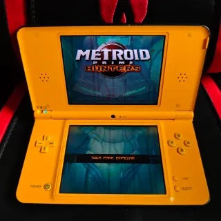 Nintendo DSi XL Amarilla Multisistema