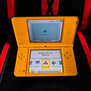 Nintendo DSi XL Amarilla Multisistema