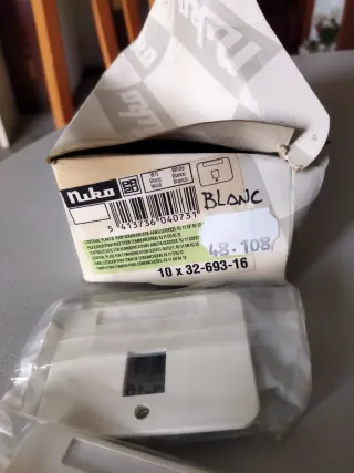 4 Placas Centrales Toma Datos Blanco